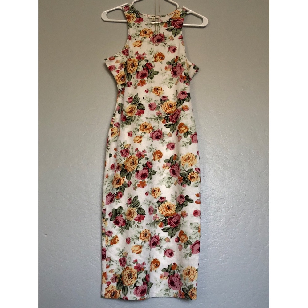 Floral dress 🌸 perfect for spring